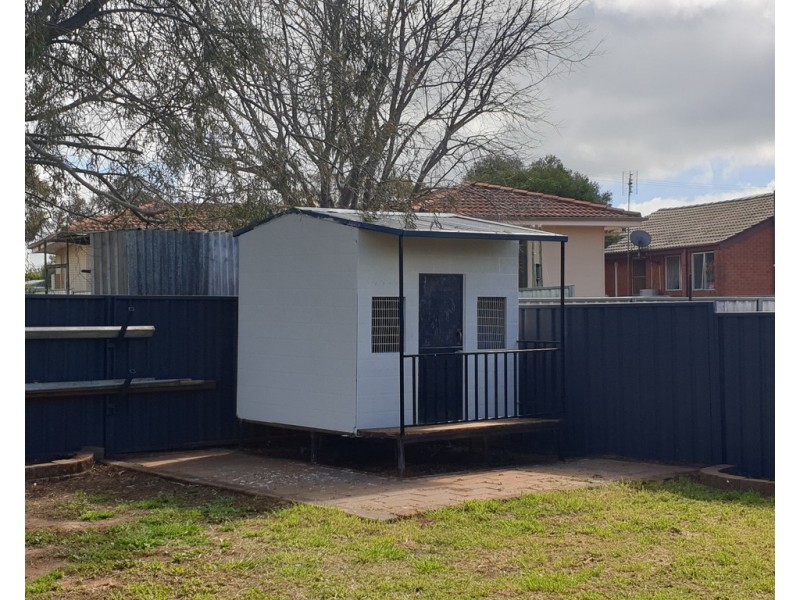 31 Westcott Crescent, Parkes NSW 2870