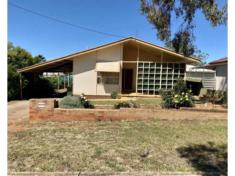 1 Tichborne Street, Parkes NSW 2870