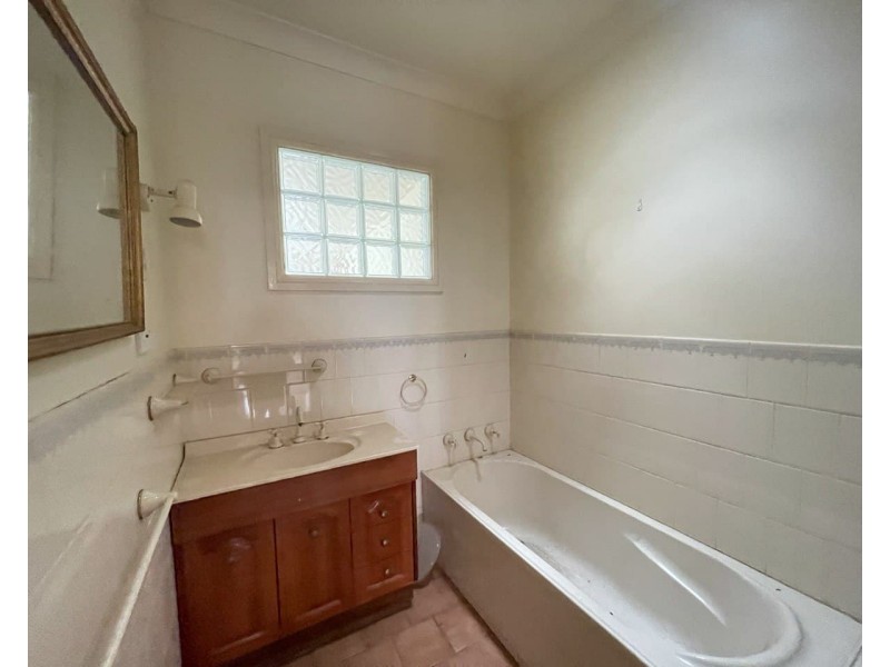 23 Gap Street, Parkes NSW 2870