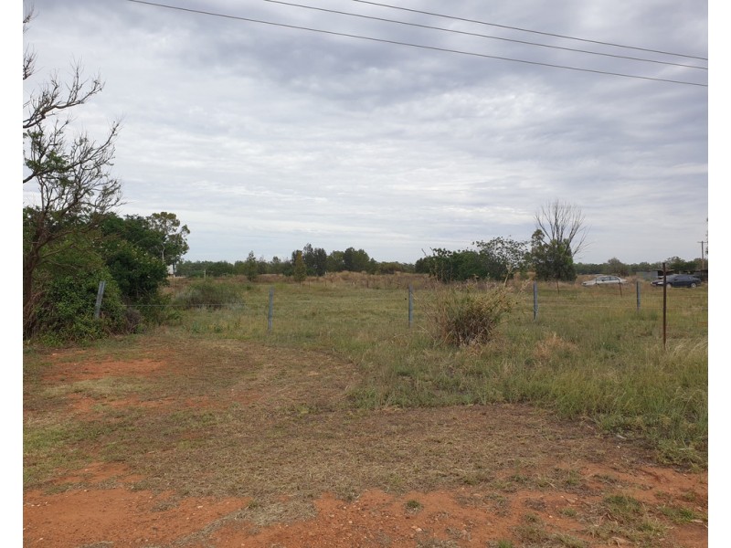32 Lindner Street, Peak Hill NSW 2869