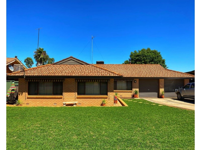 4 High Street, Condobolin NSW 2877