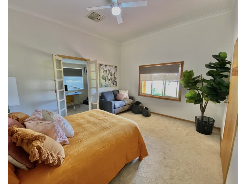 39 Flint Street, Forbes NSW 2871