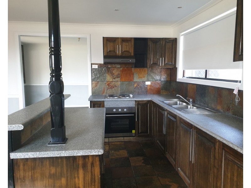 31 Westcott Crescent, Parkes NSW 2870