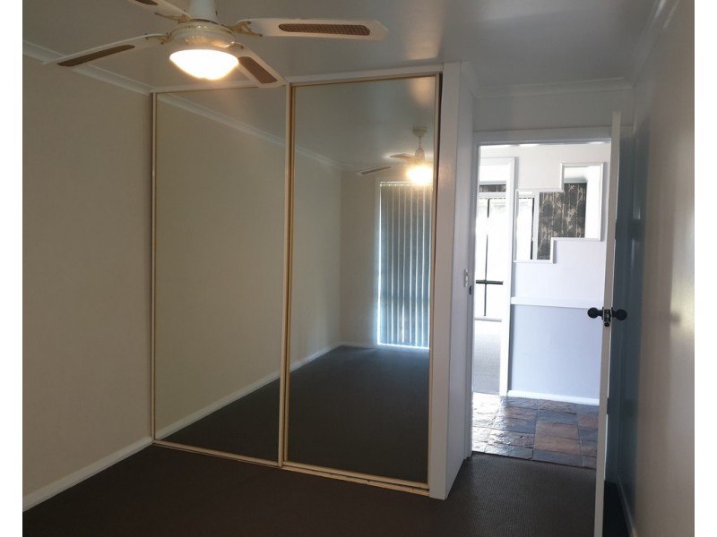 31 Westcott Crescent, Parkes NSW 2870