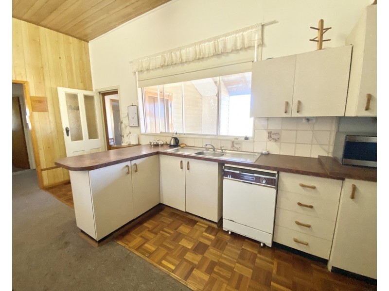 158 Derribong Street, Peak Hill NSW 2869