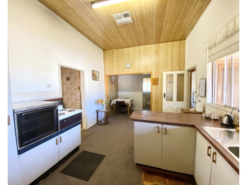 158 Derribong Street, Peak Hill NSW 2869