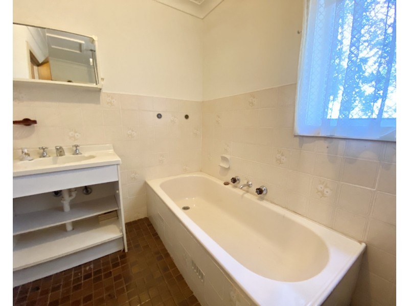 158 Derribong Street, Peak Hill NSW 2869