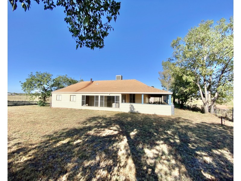 158 Derribong Street, Peak Hill NSW 2869