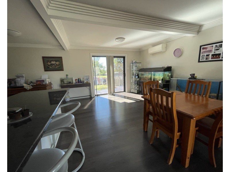11 Hodges Street, Parkes NSW 2870