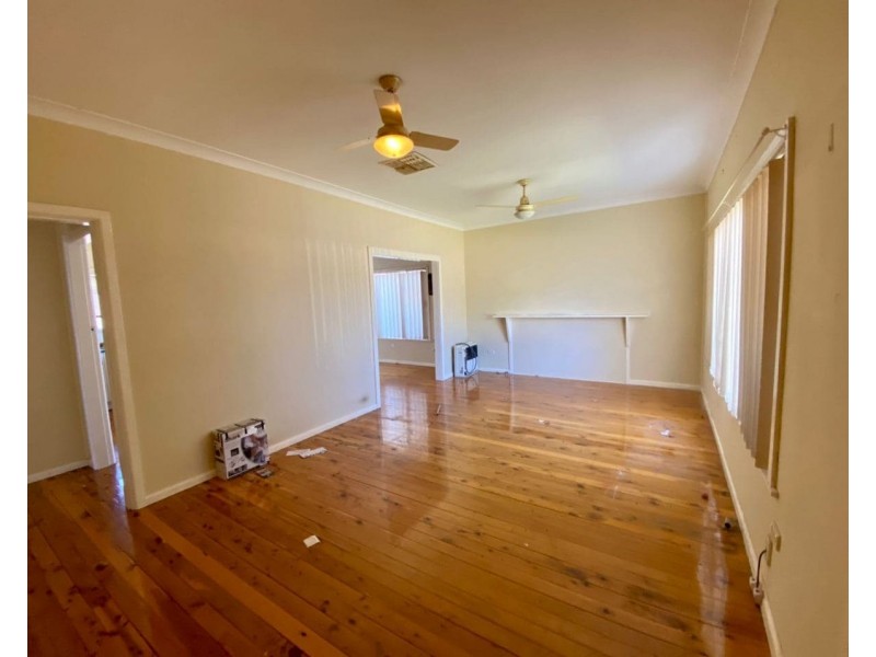 7 High Street, Parkes NSW 2870