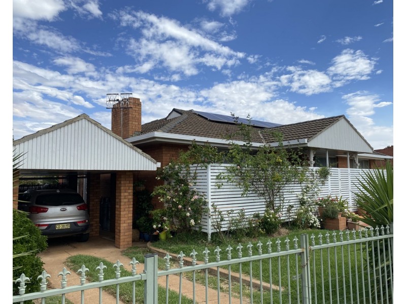 152 Bathurst Street, Condobolin NSW 2877
