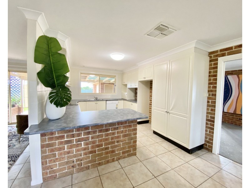 9 Mimosa Road, Parkes NSW 2870