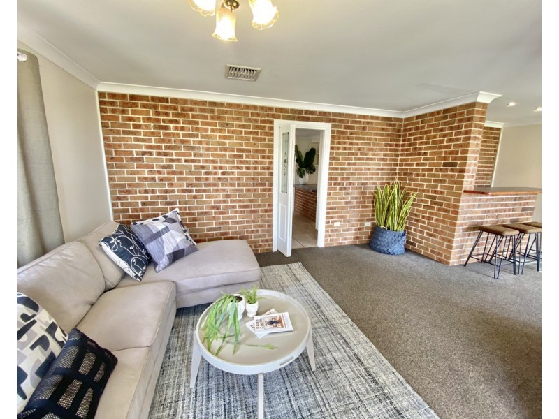 9 Mimosa Road, Parkes NSW 2870