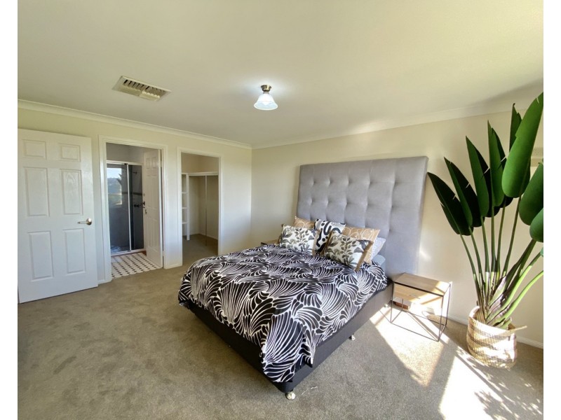 9 Mimosa Road, Parkes NSW 2870