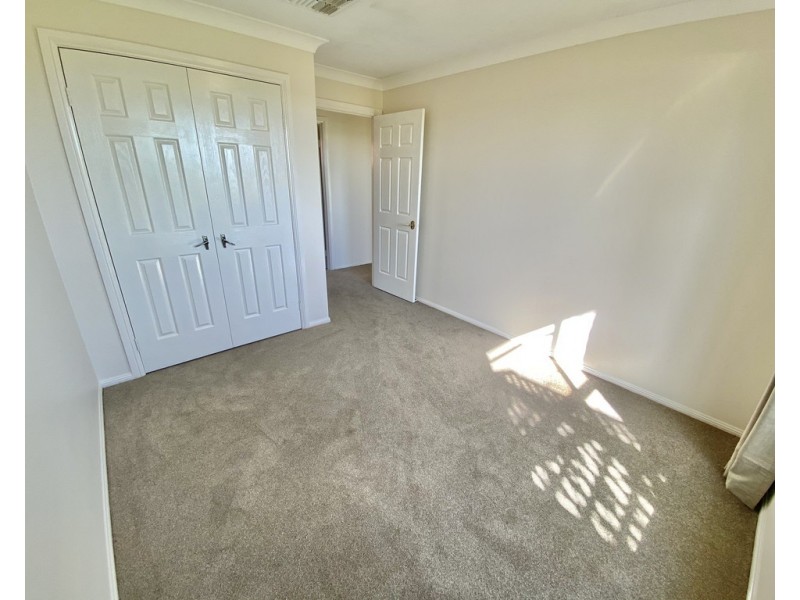 9 Mimosa Road, Parkes NSW 2870