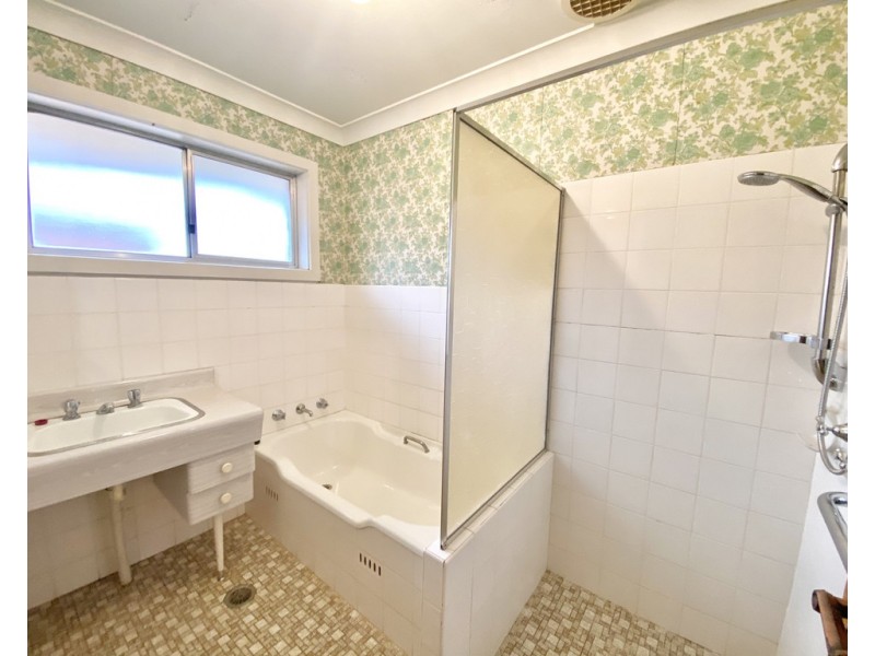 2 Honeysuckle Street, Forbes NSW 2871