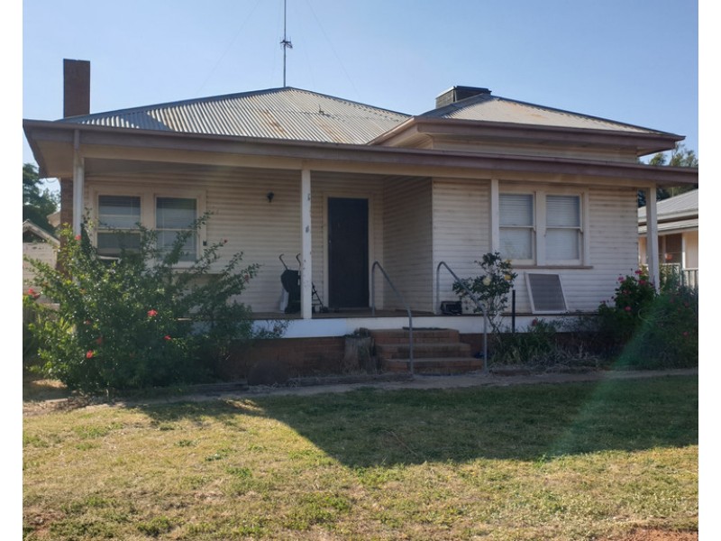 23 Derribong Street, Peak Hill NSW 2869