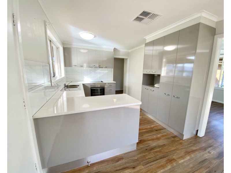 153 Currajong Street, Parkes NSW 2870