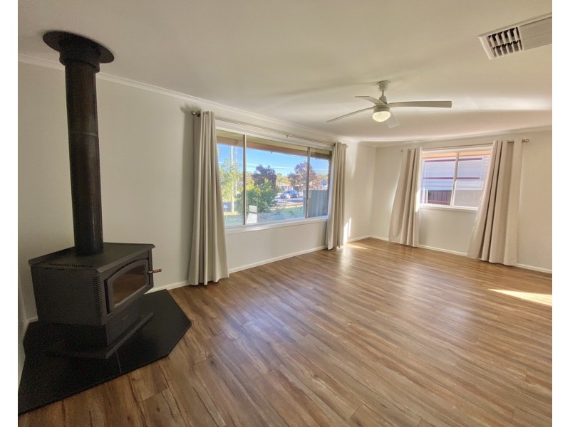 153 Currajong Street, Parkes NSW 2870