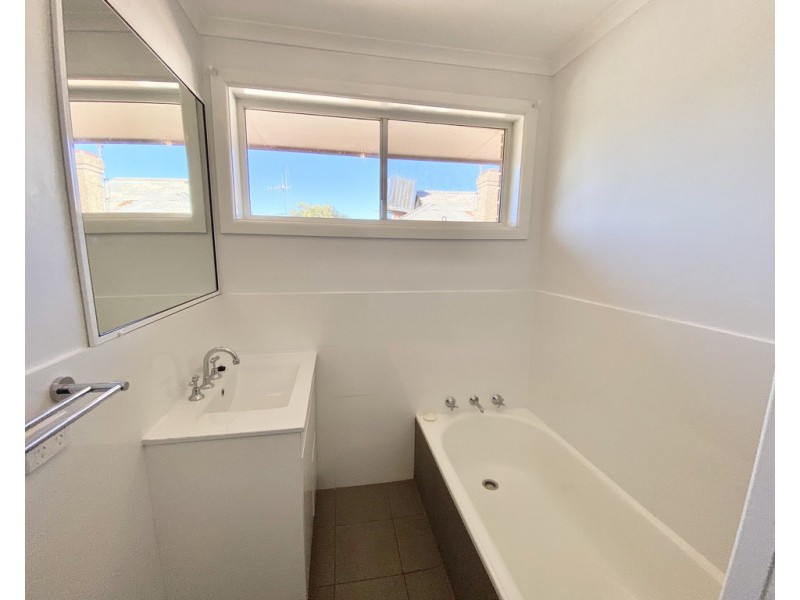 153 Currajong Street, Parkes NSW 2870