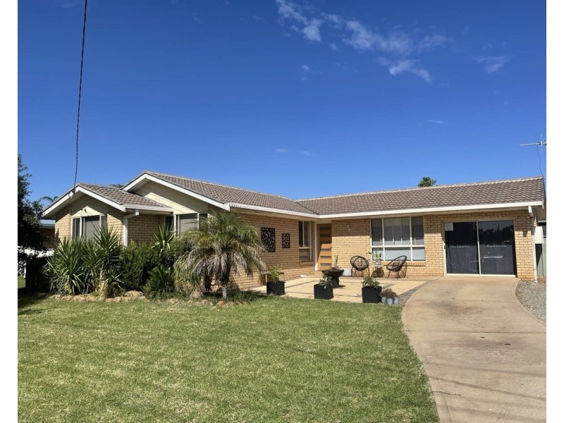 55 Medlyn Street, Parkes NSW 2870