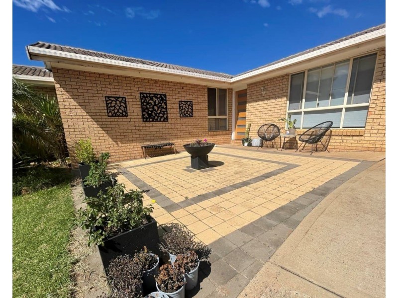 55 Medlyn Street, Parkes NSW 2870