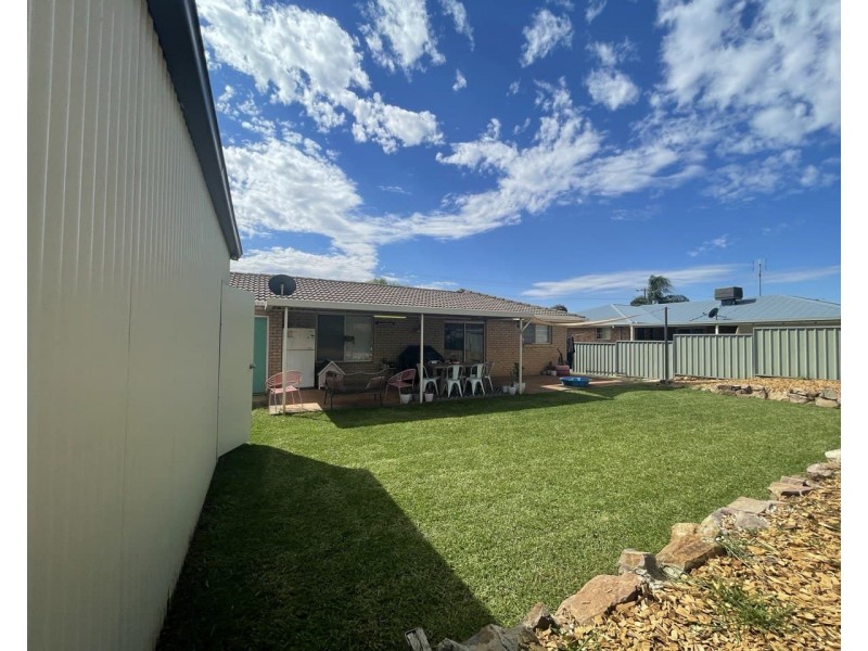 55 Medlyn Street, Parkes NSW 2870