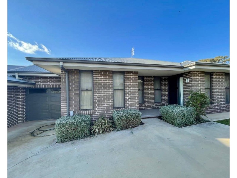 3/8 Clancy Place, Parkes NSW 2870