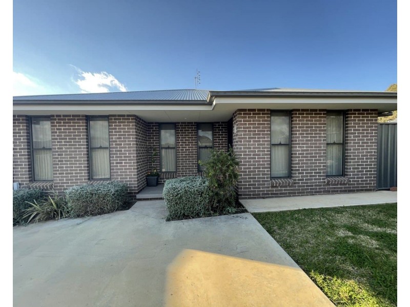 3/8 Clancy Place, Parkes NSW 2870