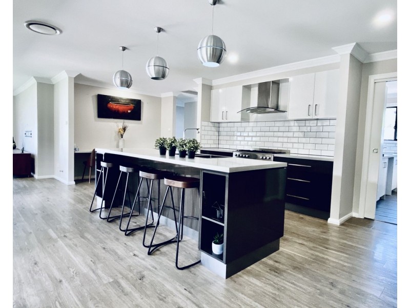 5 Prospector Ave, Parkes NSW 2870