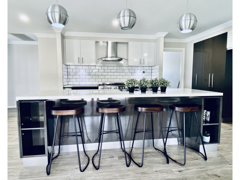 5 Prospector Ave, Parkes NSW 2870