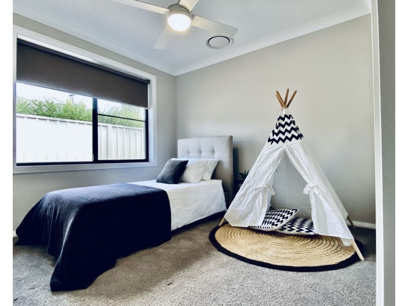 5 Prospector Ave, Parkes NSW 2870