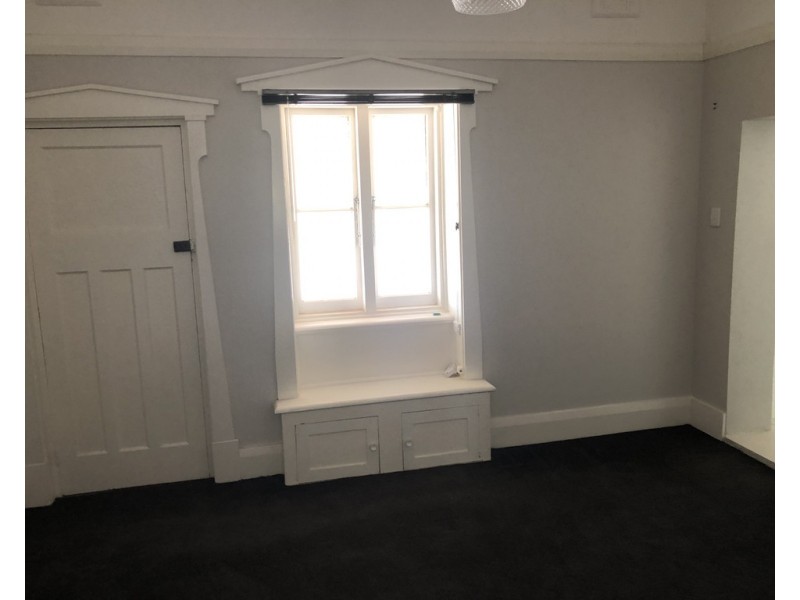 1 Keast Street, Parkes NSW 2870