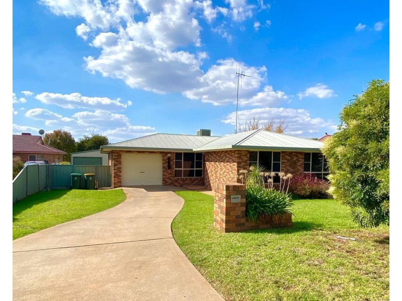 19 Ebelina Crescent, Parkes NSW 2870