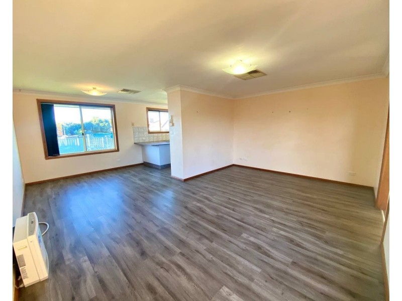 19 Ebelina Crescent, Parkes NSW 2870