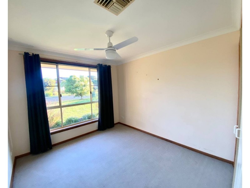 19 Ebelina Crescent, Parkes NSW 2870