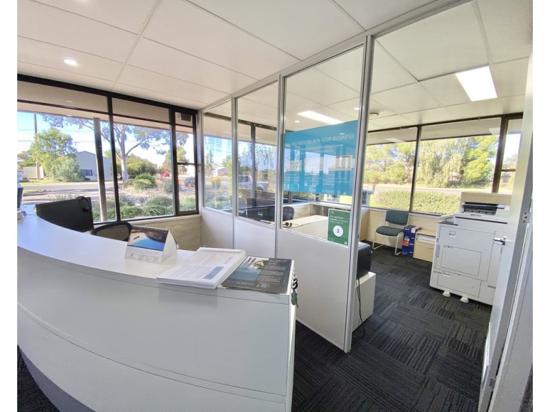 30-32 Clarke Street, Parkes NSW 2870