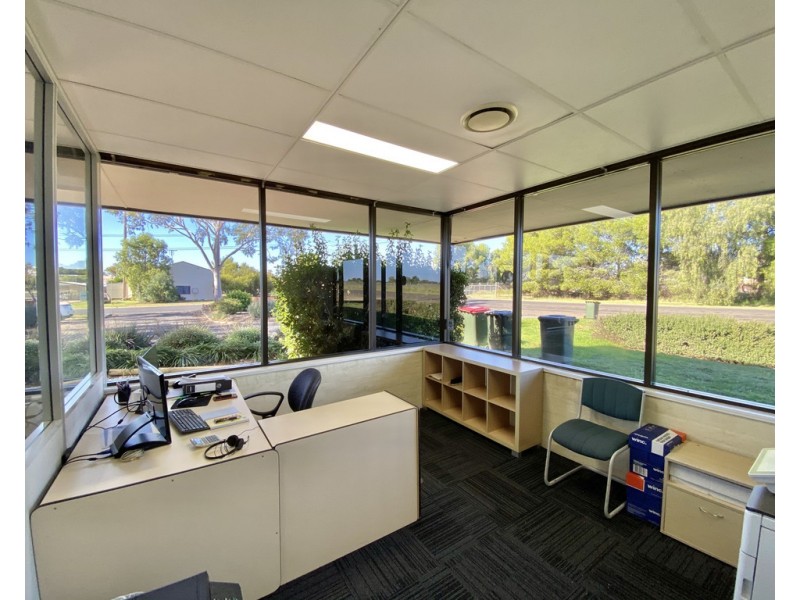 30-32 Clarke Street, Parkes NSW 2870