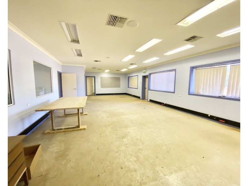 30-32 Clarke Street, Parkes NSW 2870