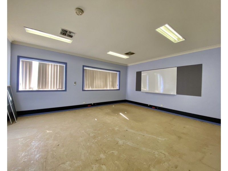 30-32 Clarke Street, Parkes NSW 2870