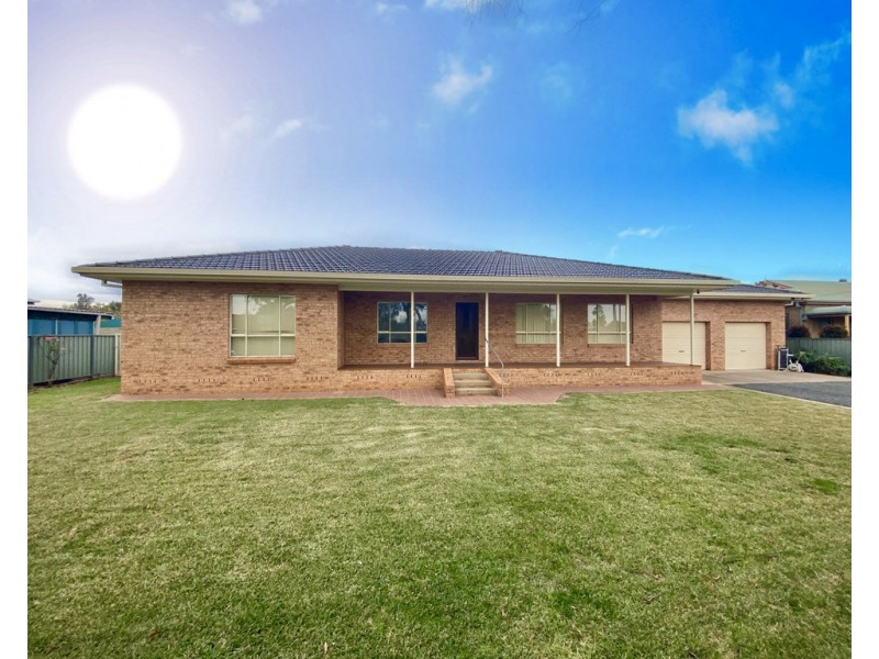 25 Bathurst Street, Forbes NSW 2871
