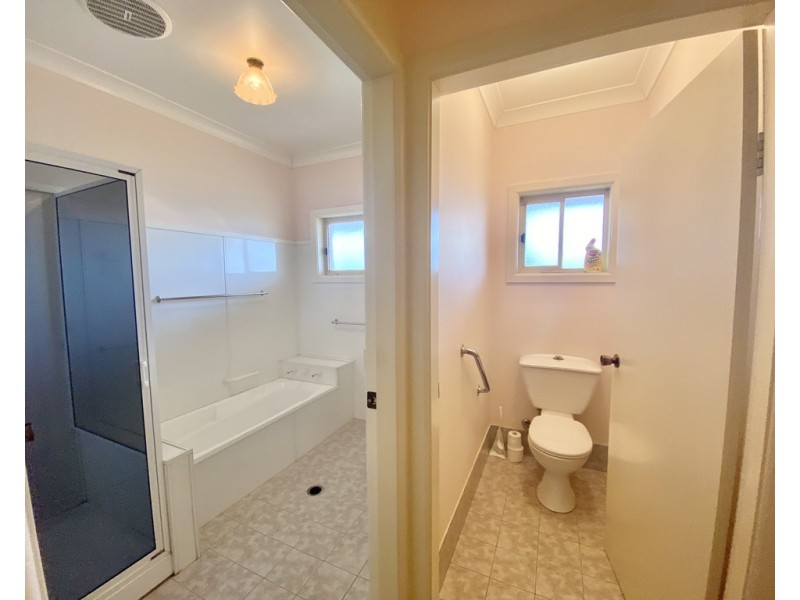 25 Bathurst Street, Forbes NSW 2871