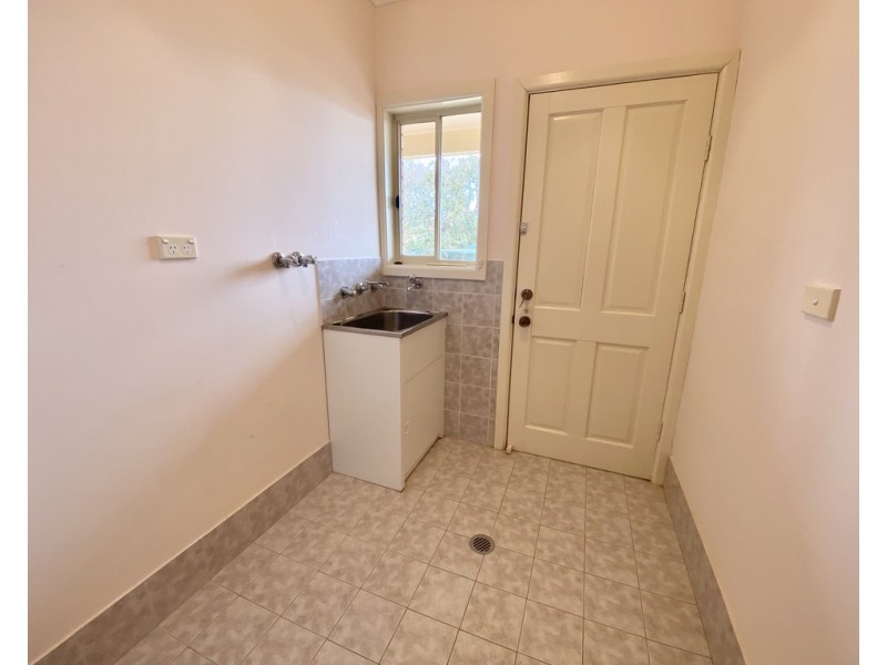 25 Bathurst Street, Forbes NSW 2871