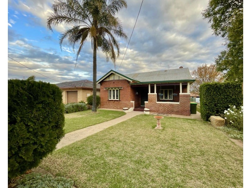 63 Dalton Street, Parkes NSW 2870