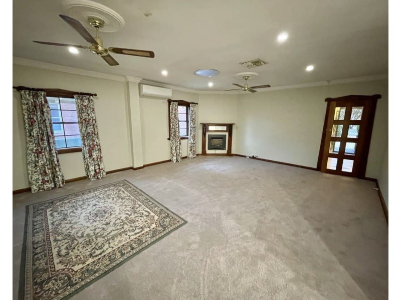 63 Dalton Street, Parkes NSW 2870