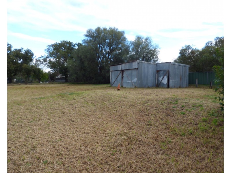 24 Pye Street, Eugowra NSW 2806