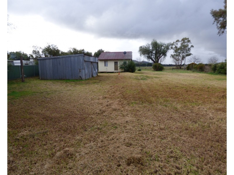 24 Pye Street, Eugowra NSW 2806