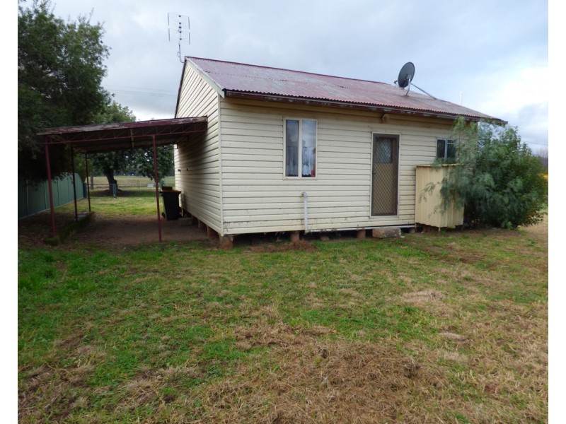 24 Pye Street, Eugowra NSW 2806