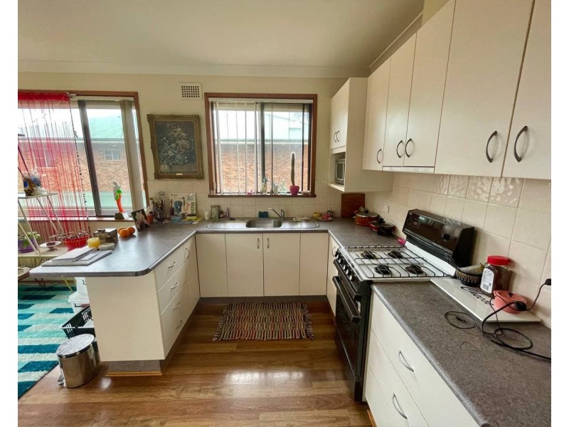 16 Glenwarrie Place, Parkes NSW 2870