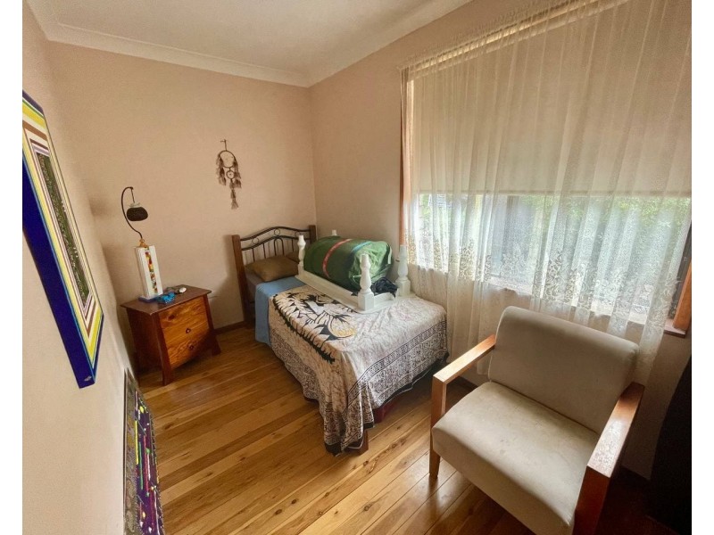 16 Glenwarrie Place, Parkes NSW 2870